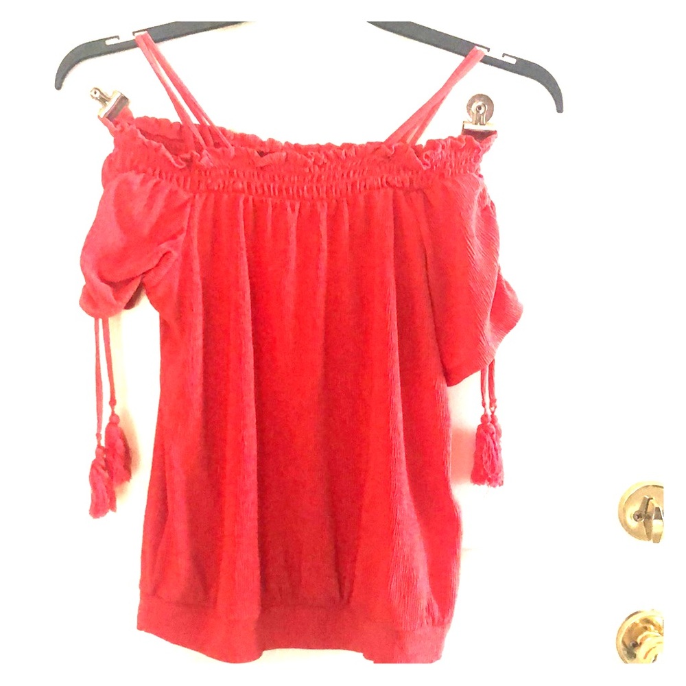 7th Avenue NY & Co cold shoulder shirt in coral